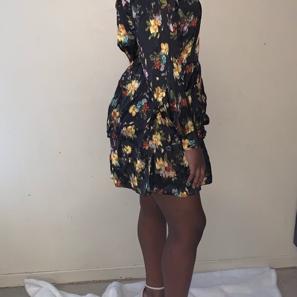 Zara- full sleeve print dress - Picture 2 of 4